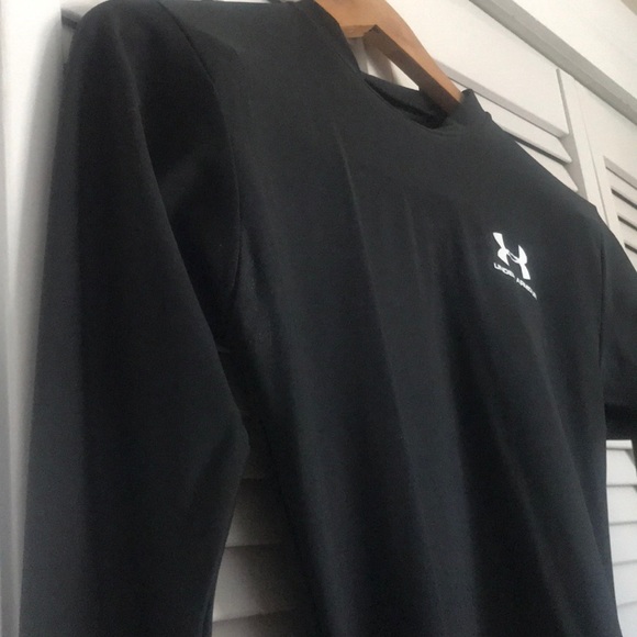 Black Under Armour Long-sleeve Active T - Picture 4 of 7